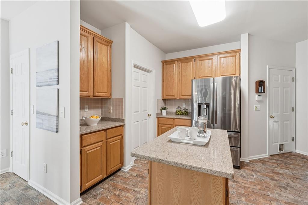 1161 Grand Oaks Glen NW