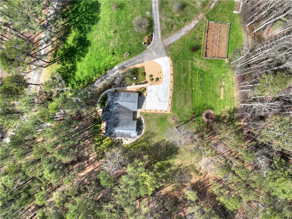 7634 Chatsworth Highway