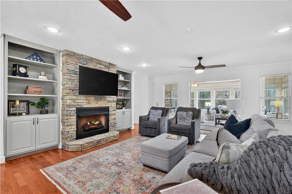 7634 Chatsworth Highway