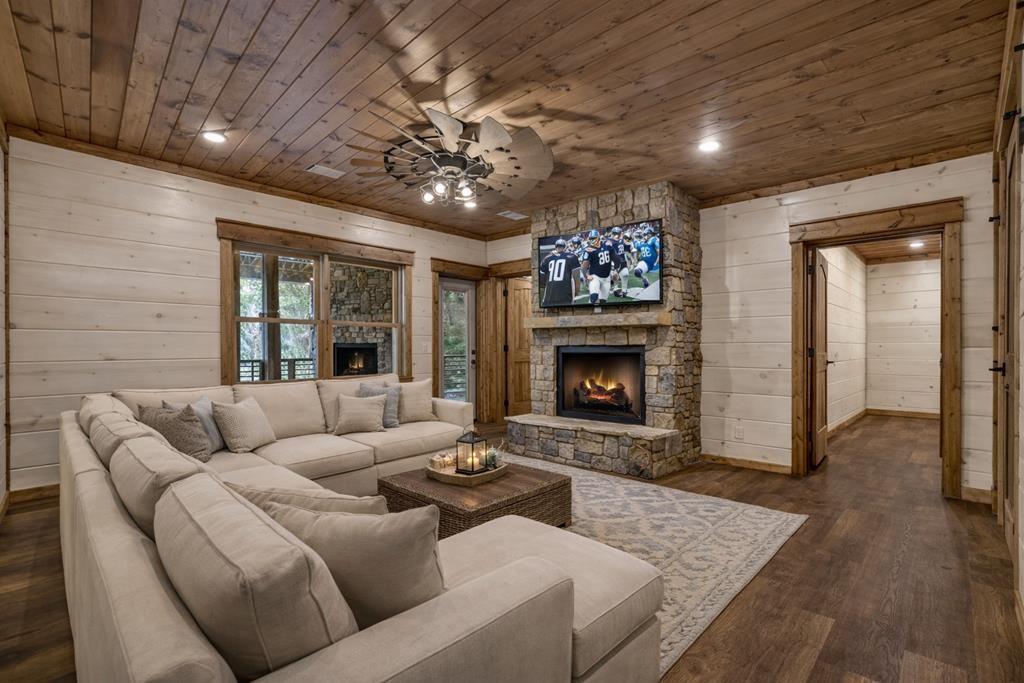 245 Moonstone Drive