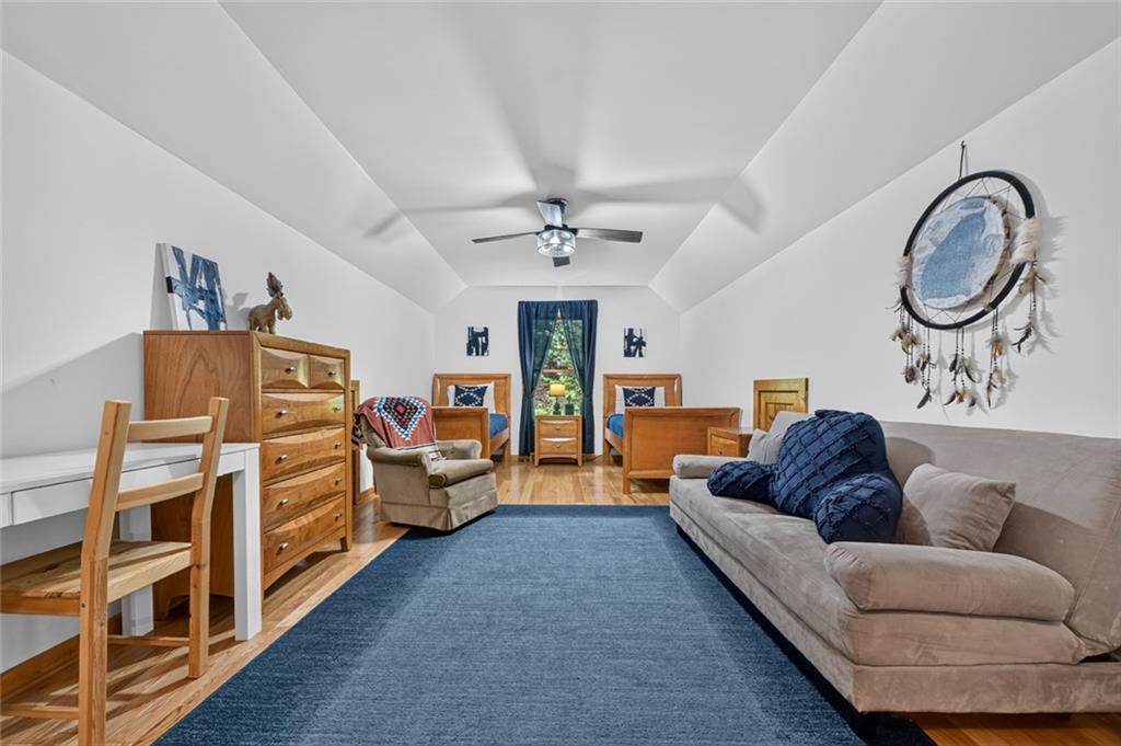 50 Kings Court
