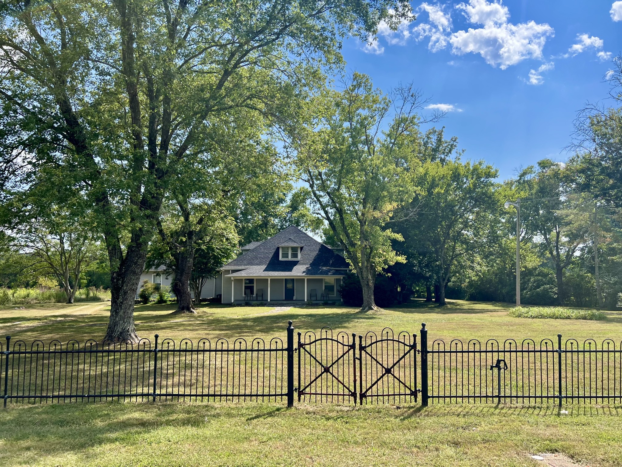 2081 Wilson Pike