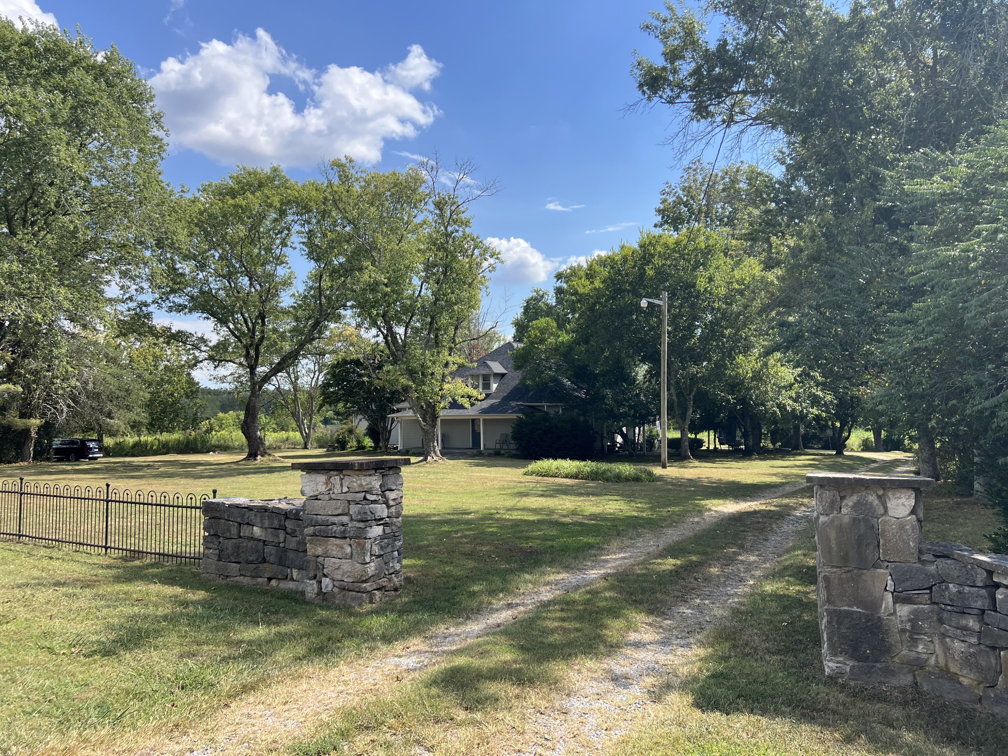 2085 Wilson Pike