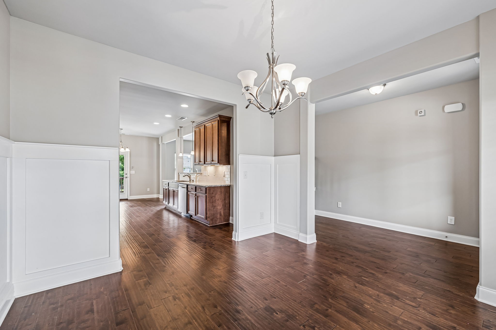 2012 Devonwood Ln