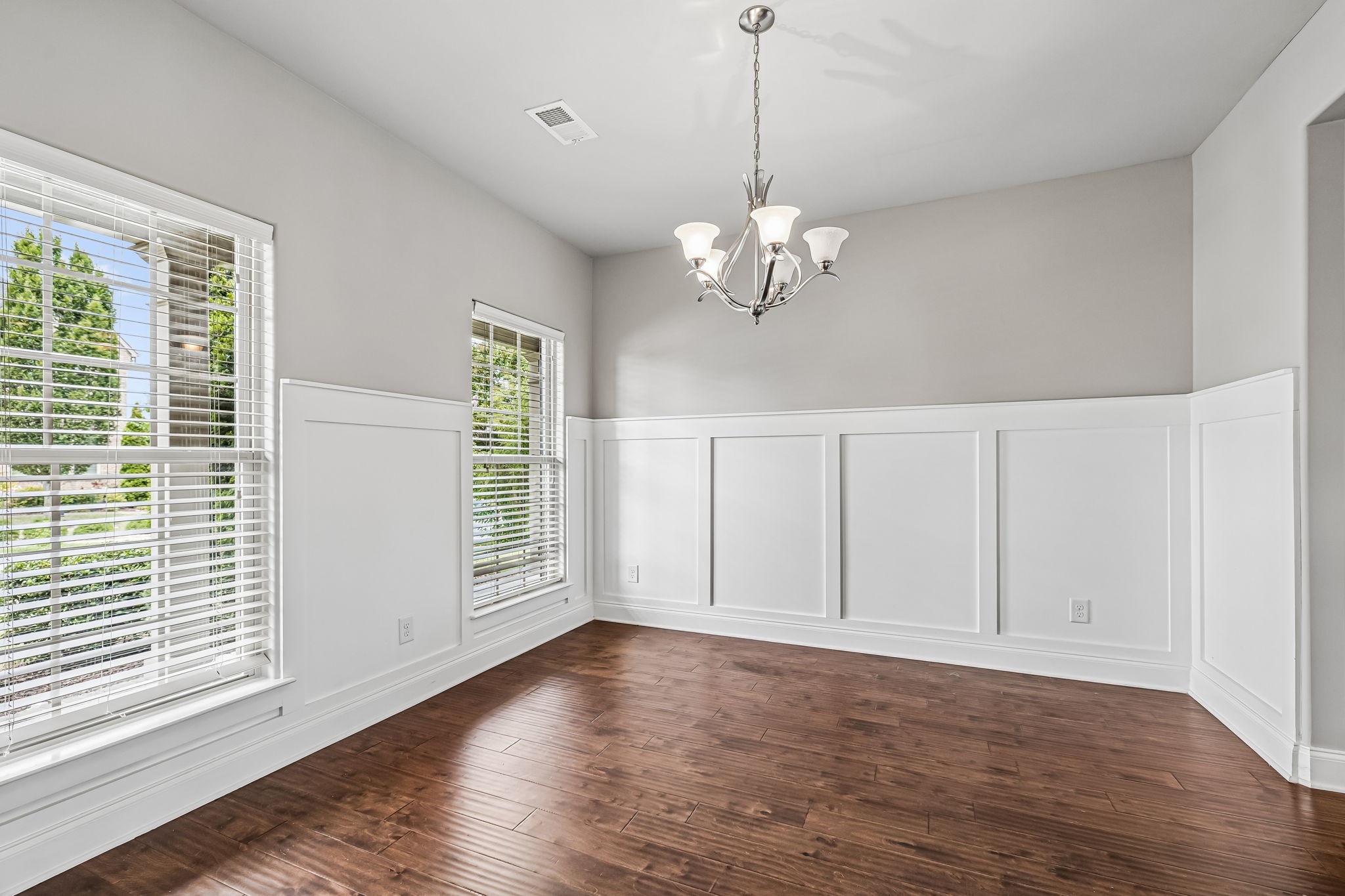2012 Devonwood Ln