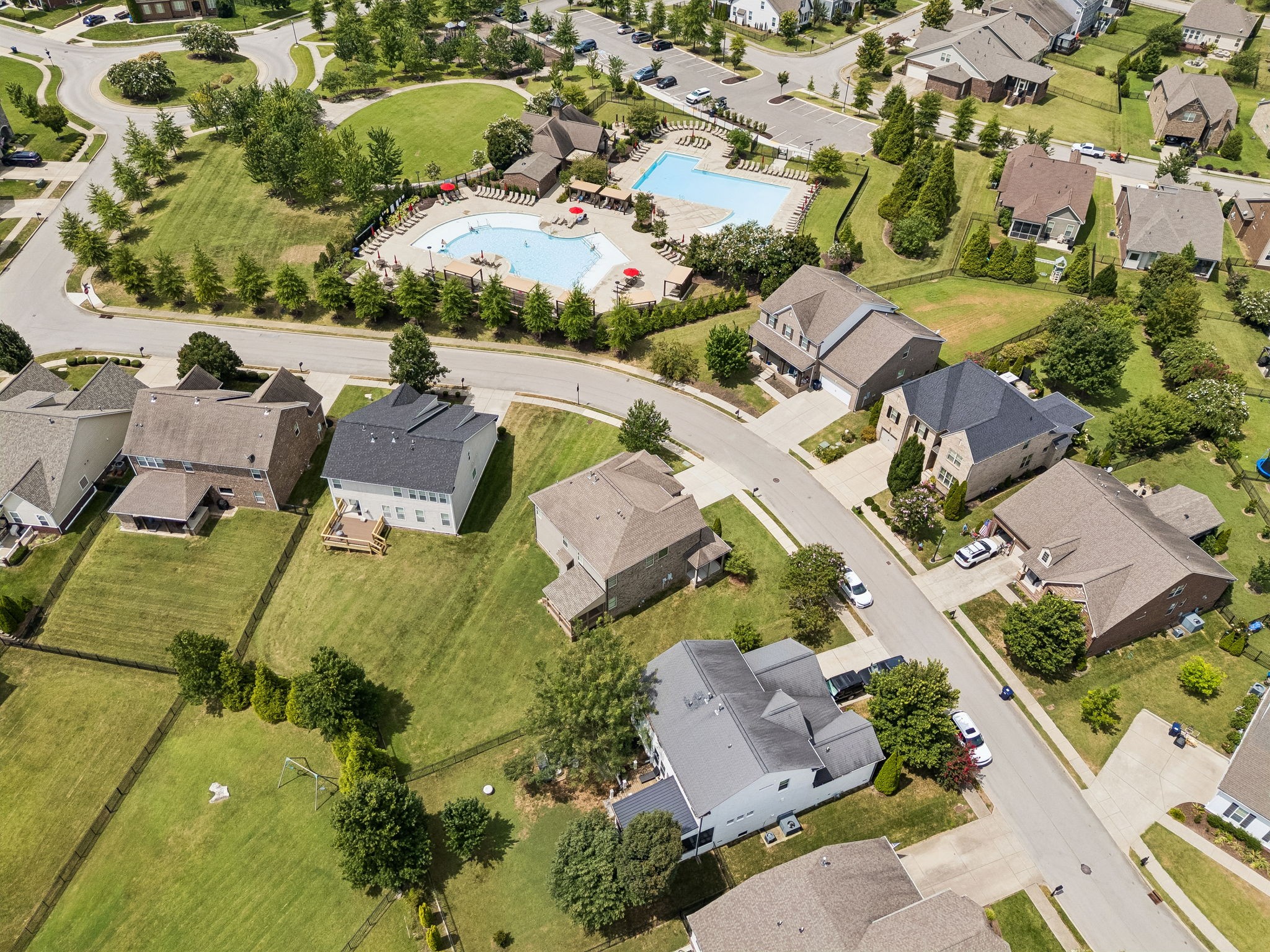 2012 Devonwood Ln