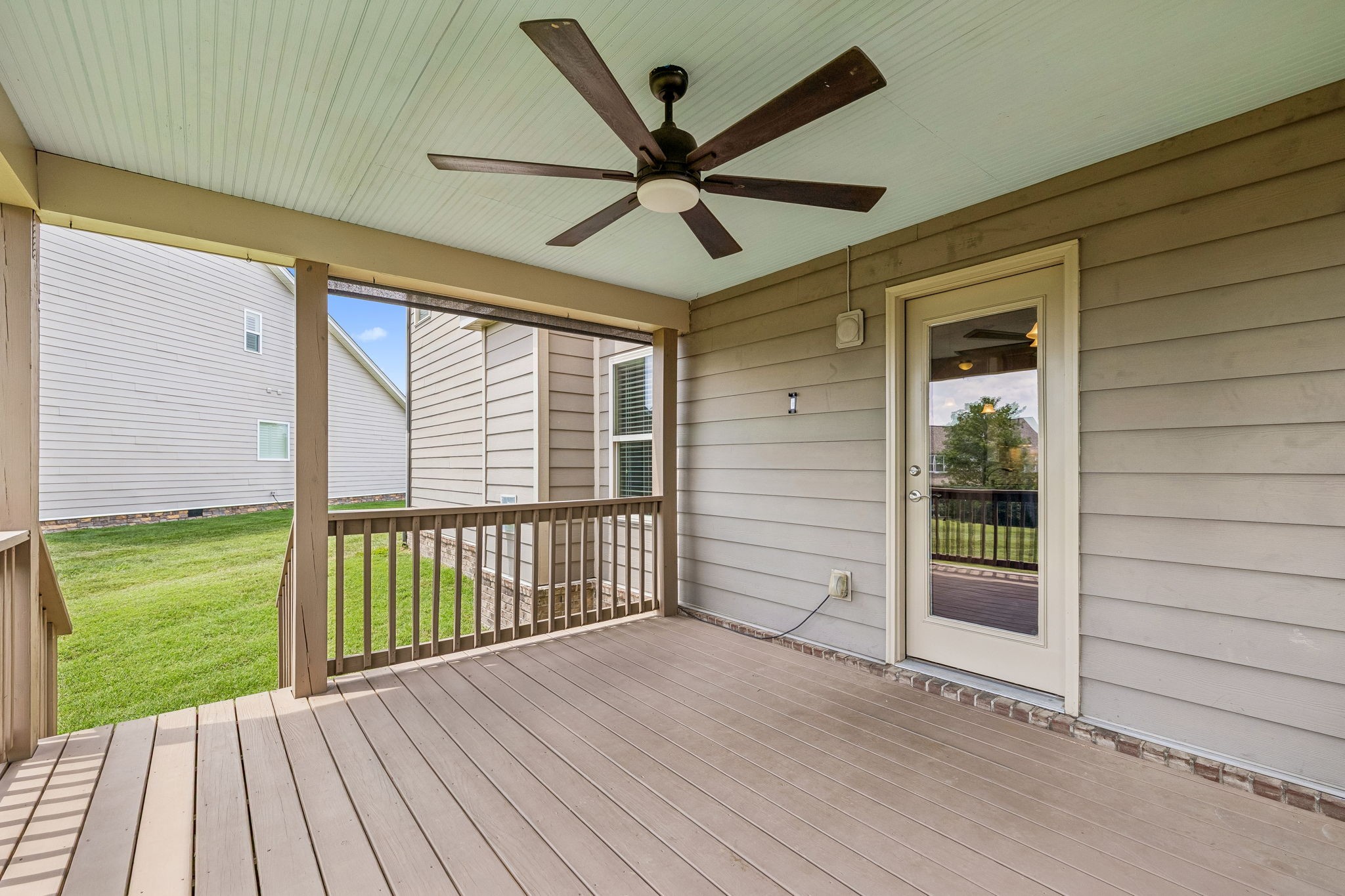 2012 Devonwood Ln