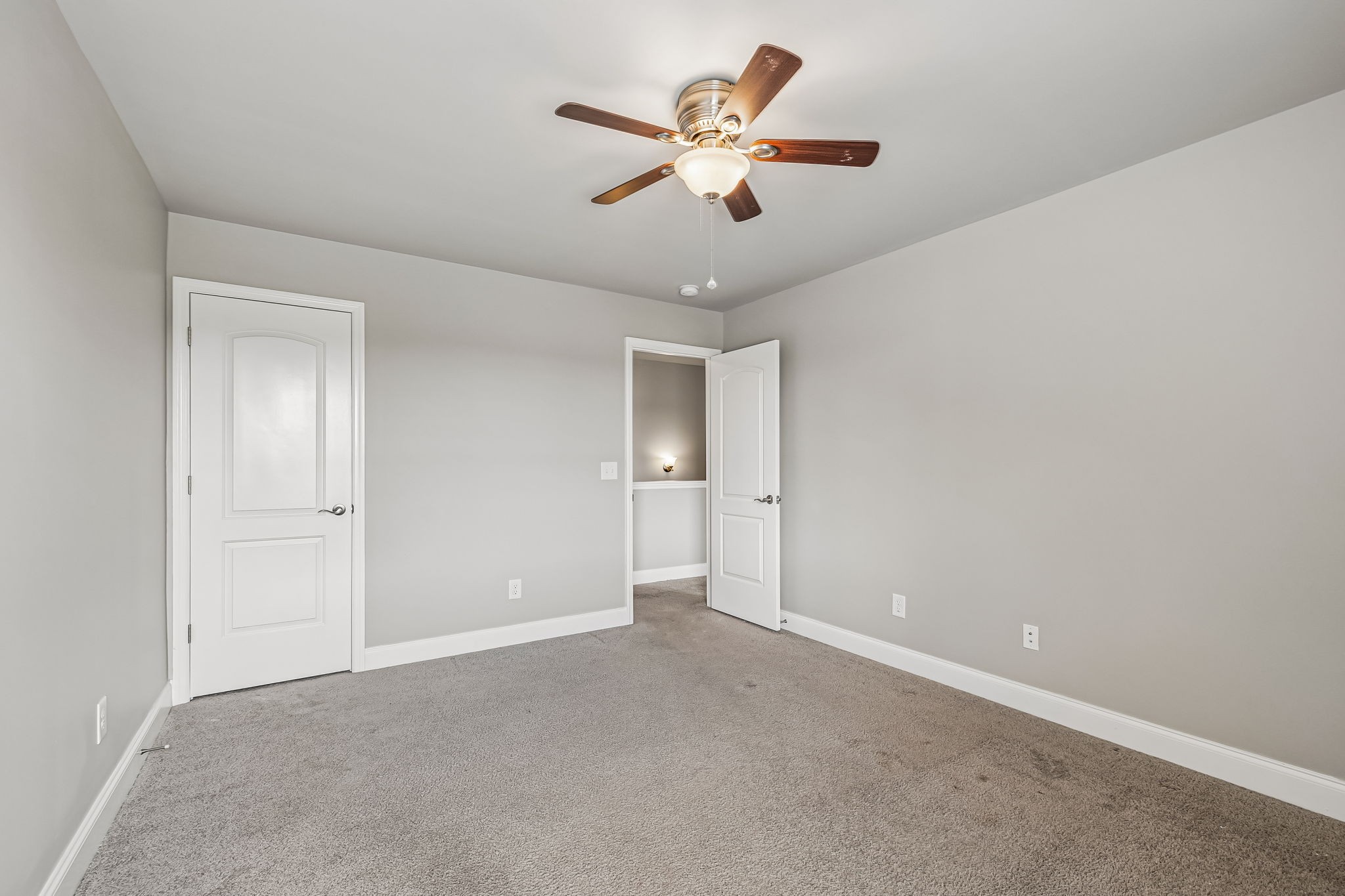 2012 Devonwood Ln