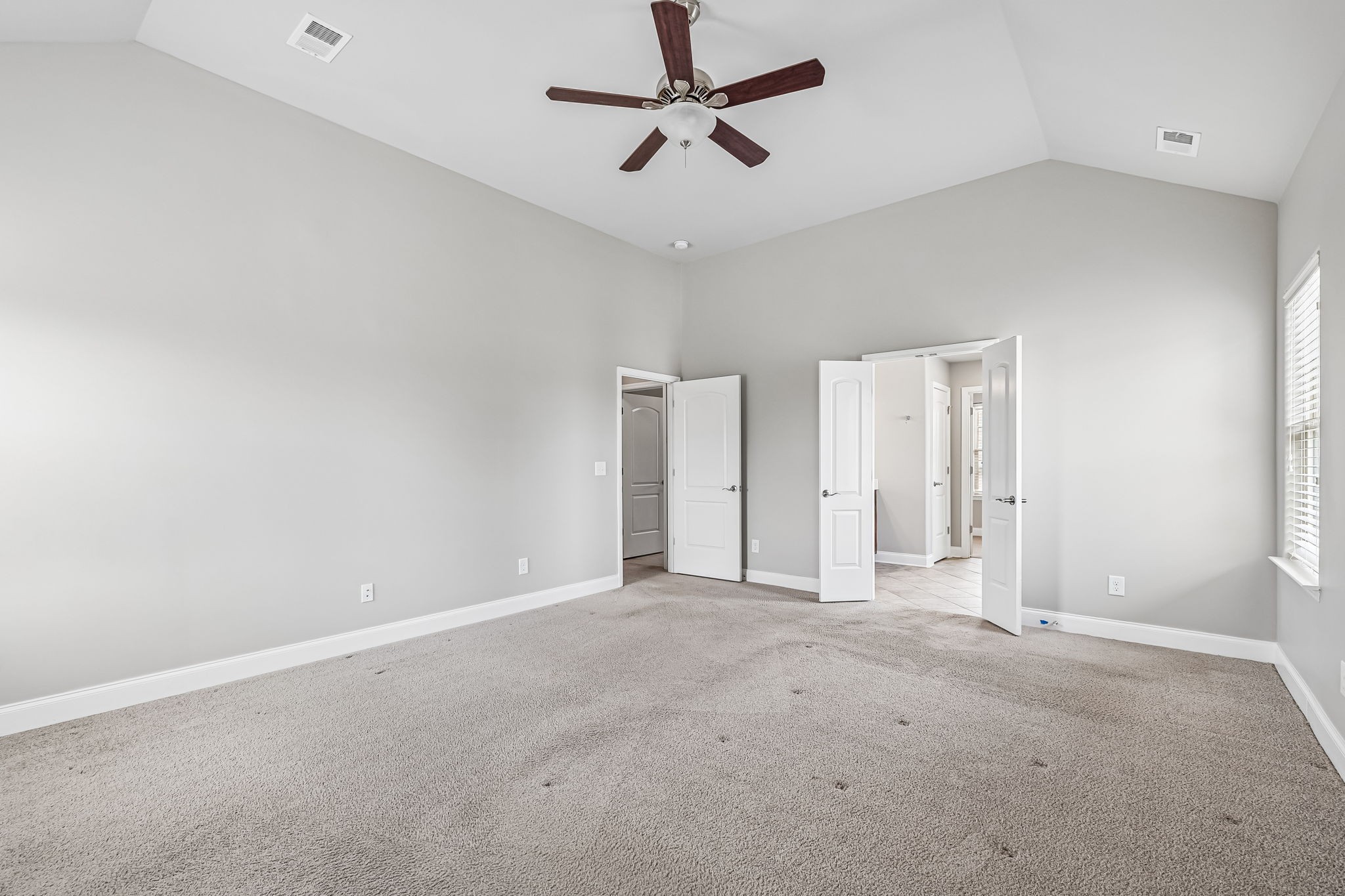 2012 Devonwood Ln