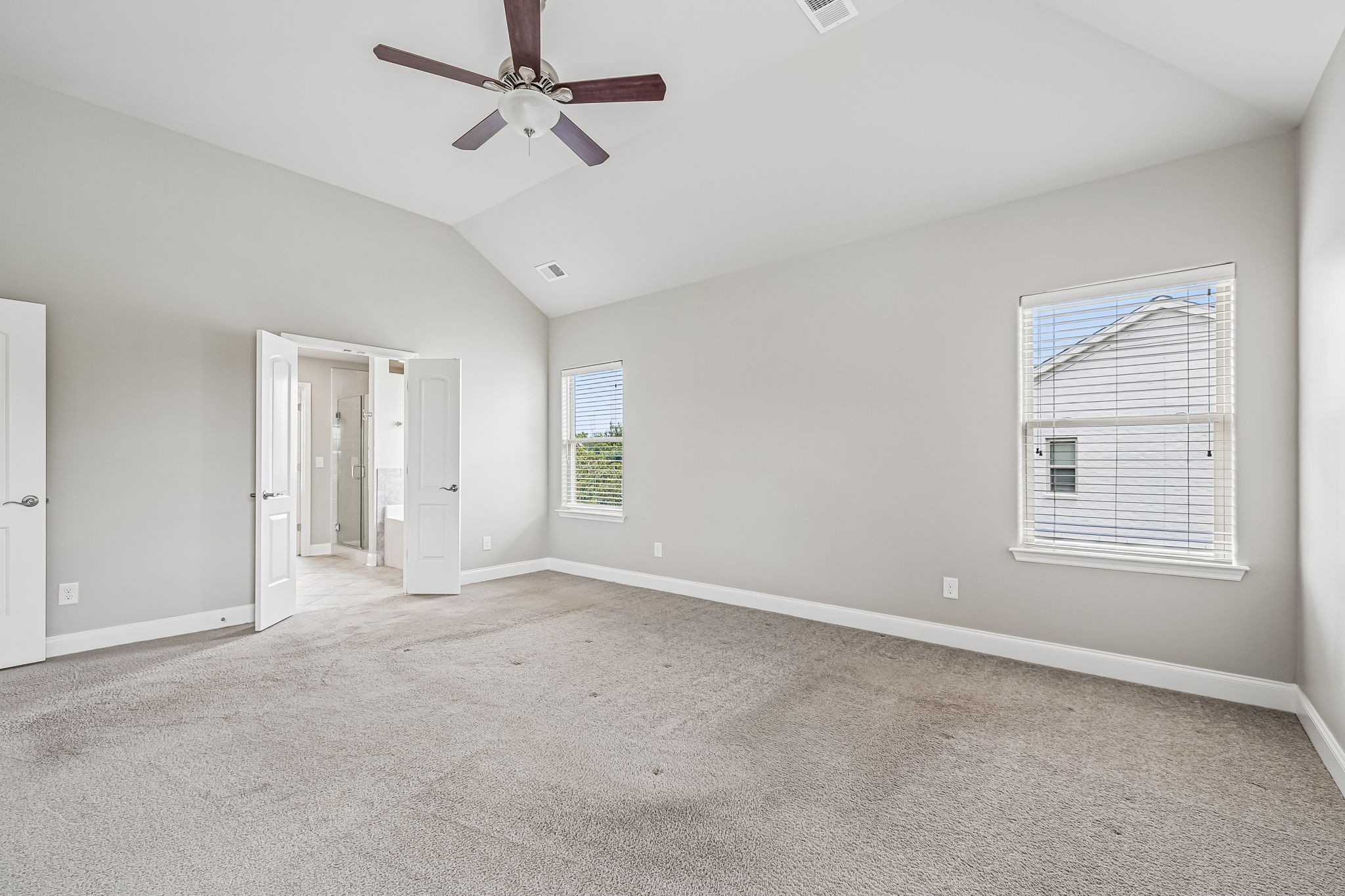 2012 Devonwood Ln