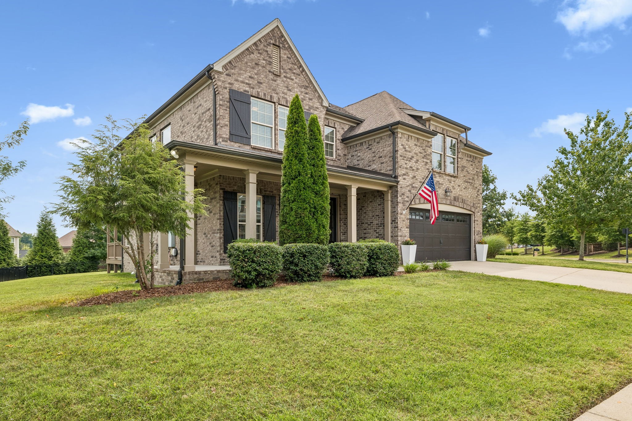 2012 Devonwood Ln