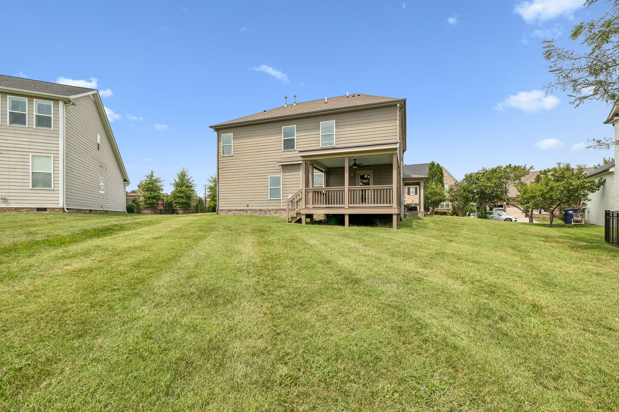 2012 Devonwood Ln