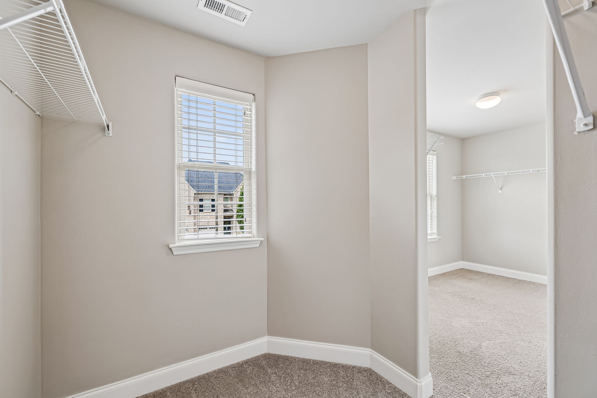 2012 Devonwood Ln