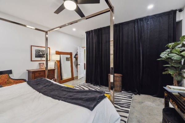 1345 Webb Rd