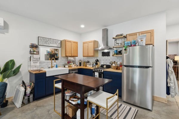 1345 Webb Rd