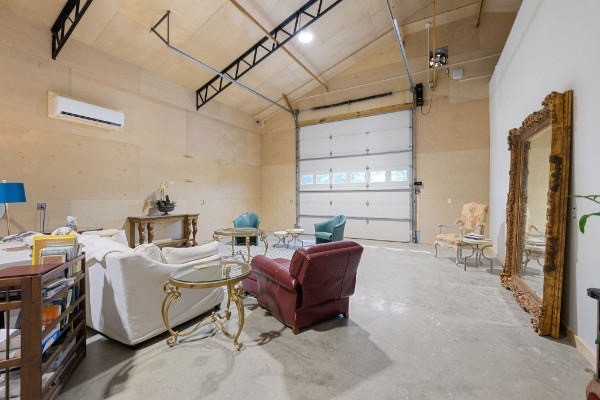 1345 Webb Rd