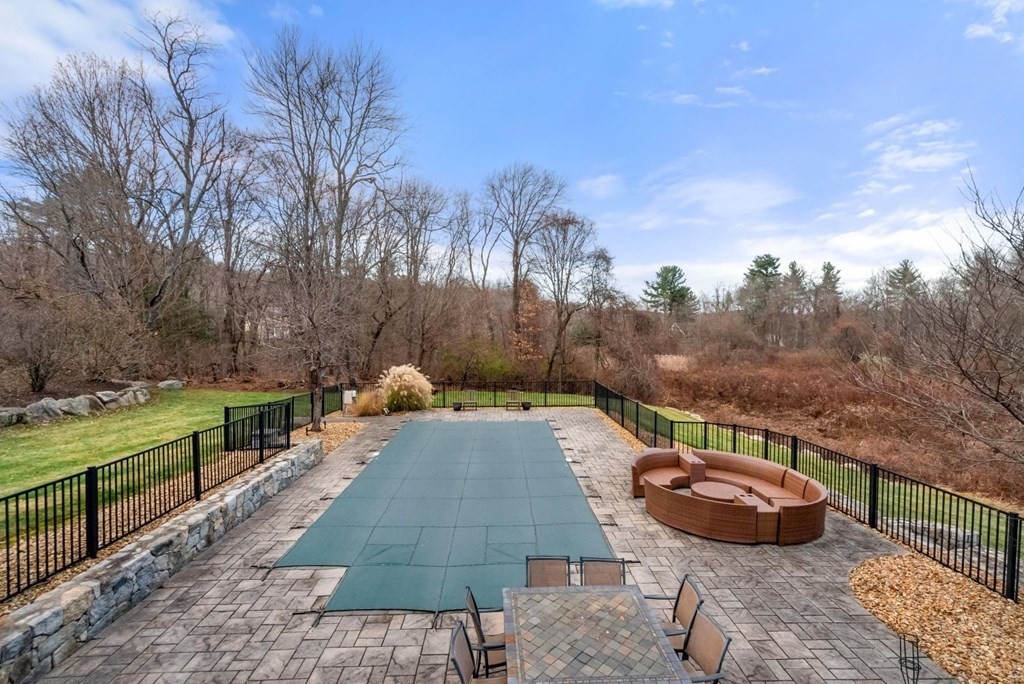 3 Stone Crossing Way