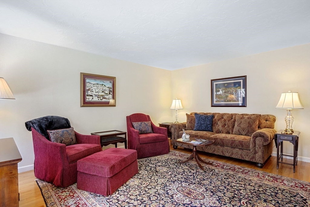 849 Boston Post Rd E # 3E