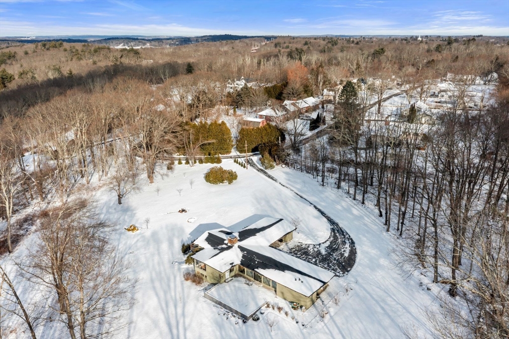 15 Westview Dr