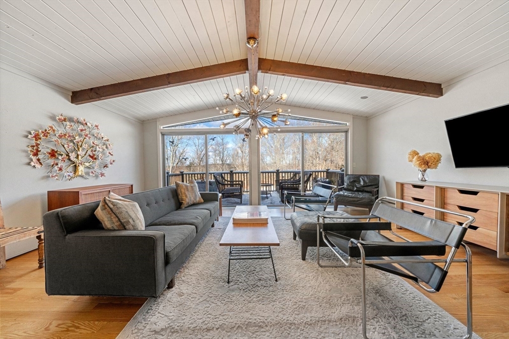15 Westview Dr