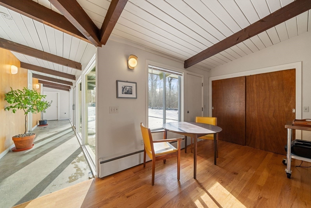 15 Westview Dr