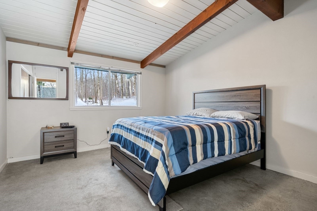 15 Westview Dr