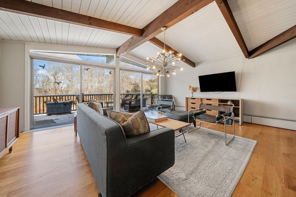 15 Westview Dr