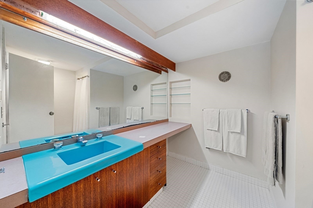 15 Westview Dr