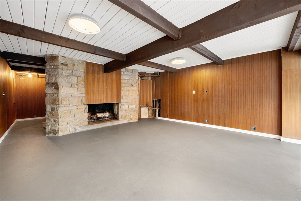 15 Westview Dr