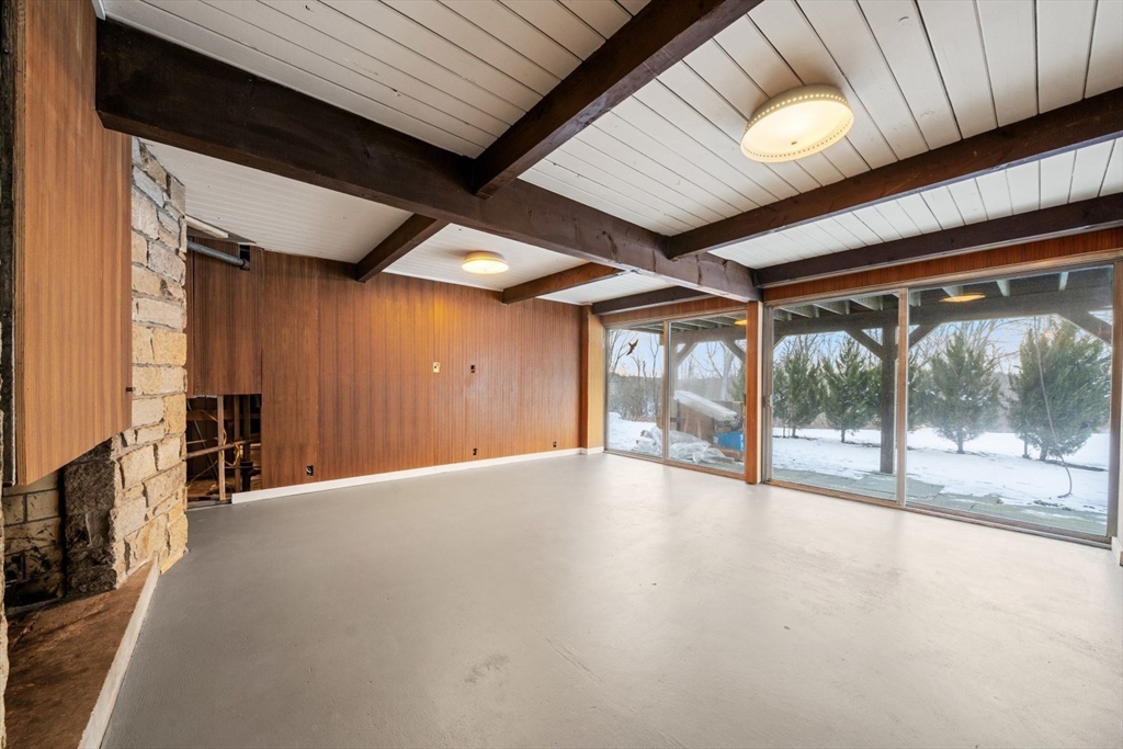15 Westview Dr