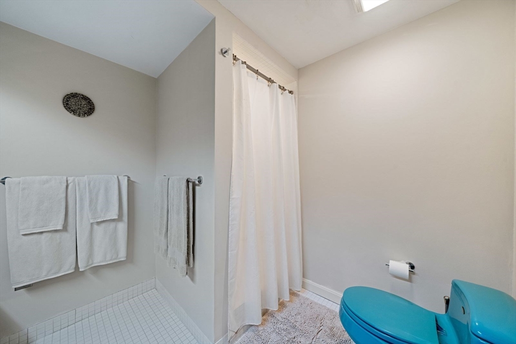 15 Westview Dr