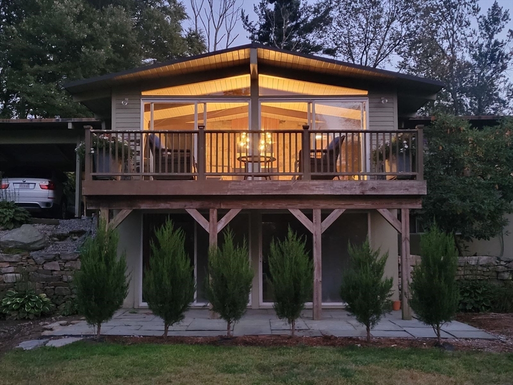 15 Westview Dr