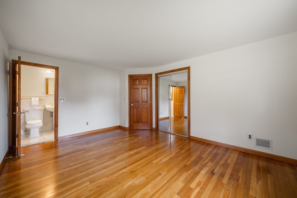 31 Lanewood Ave