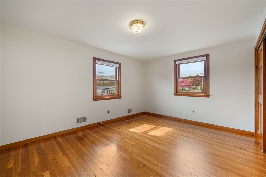 31 Lanewood Ave