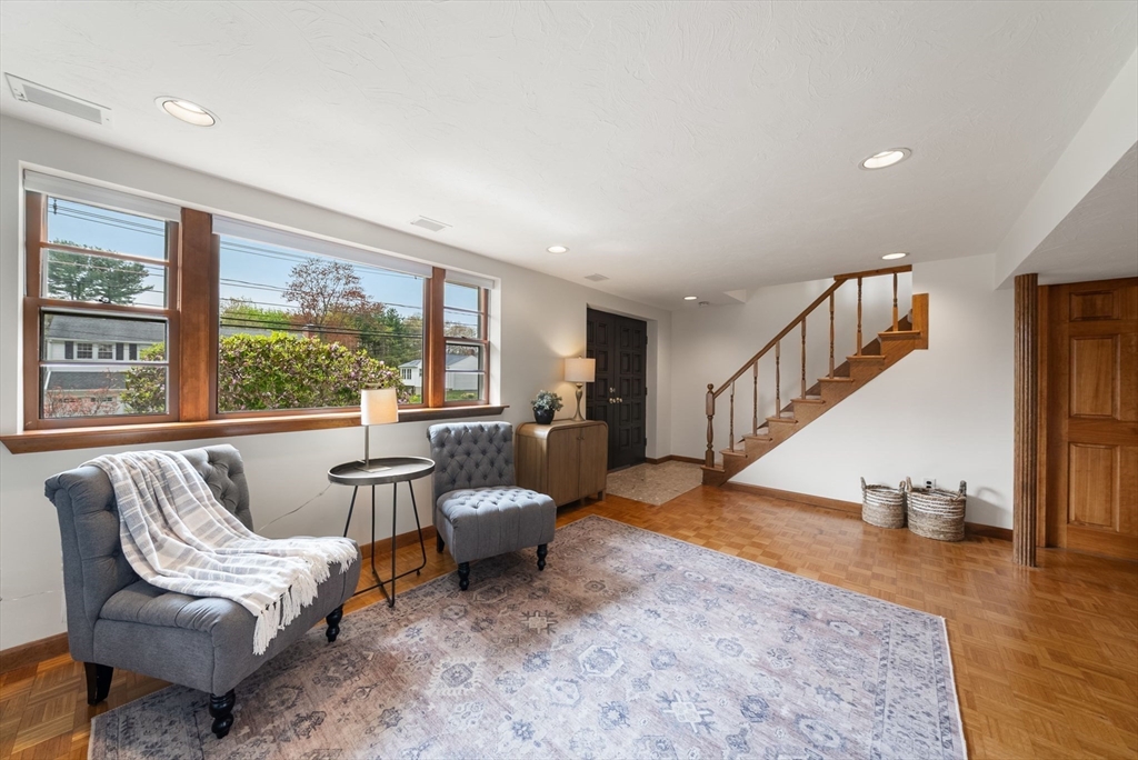 31 Lanewood Ave