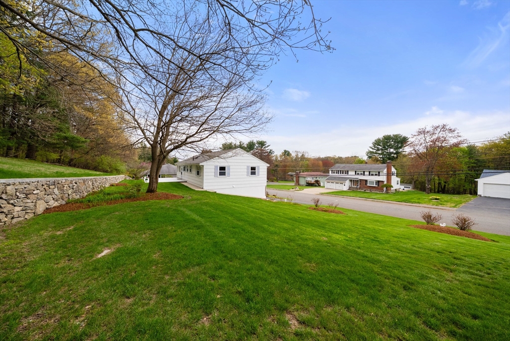 31 Lanewood Ave