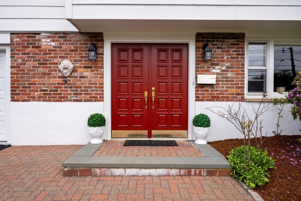 31 Lanewood Ave