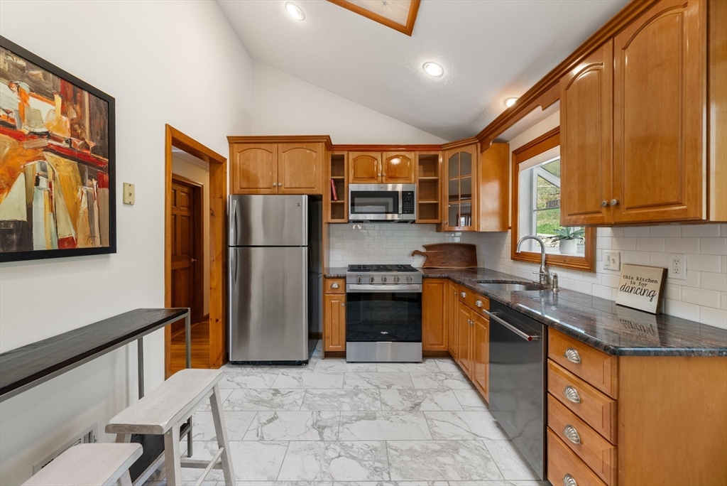 31 Lanewood Ave