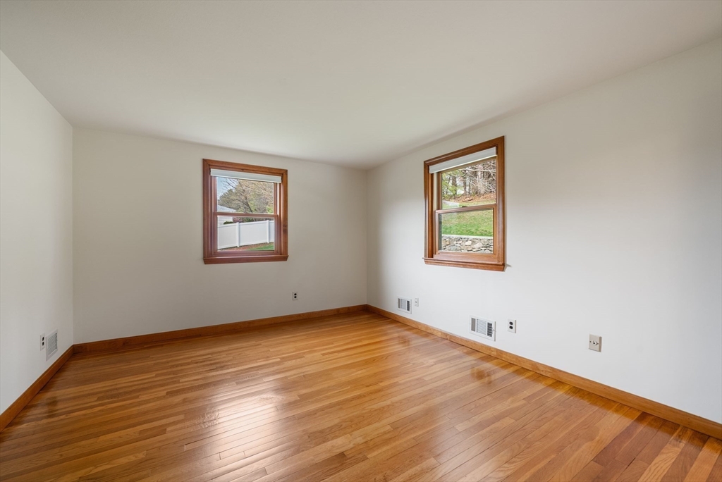 31 Lanewood Ave