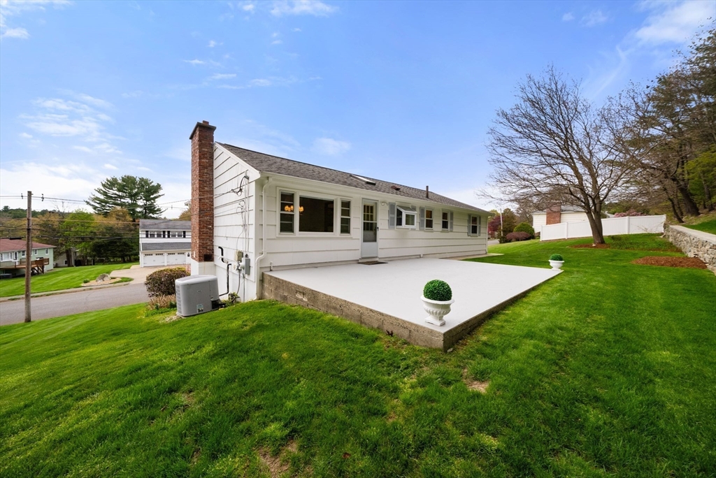 31 Lanewood Ave