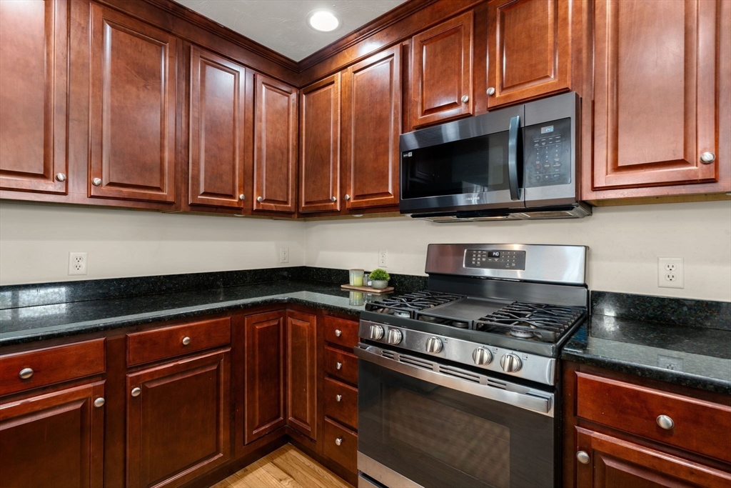 6 Azalea Ln # 6