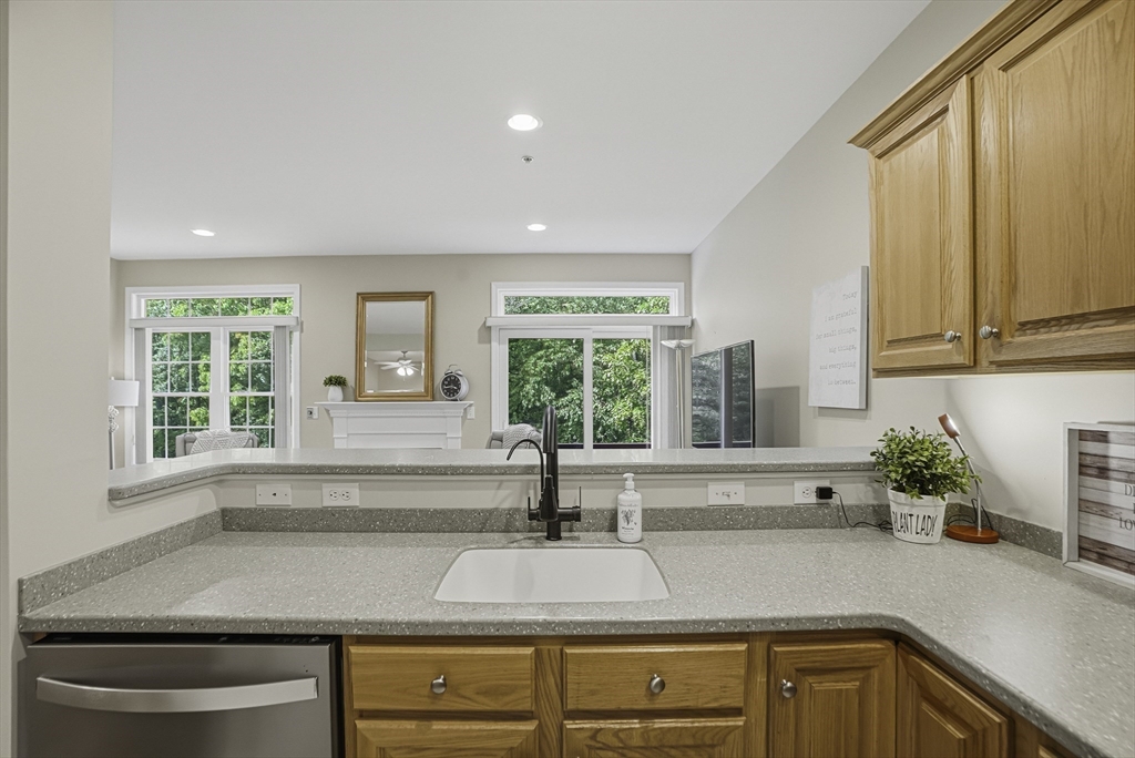 9 Robert Cir # 9
