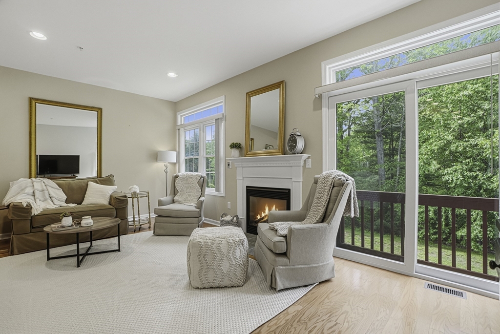 9 Robert Cir # 9