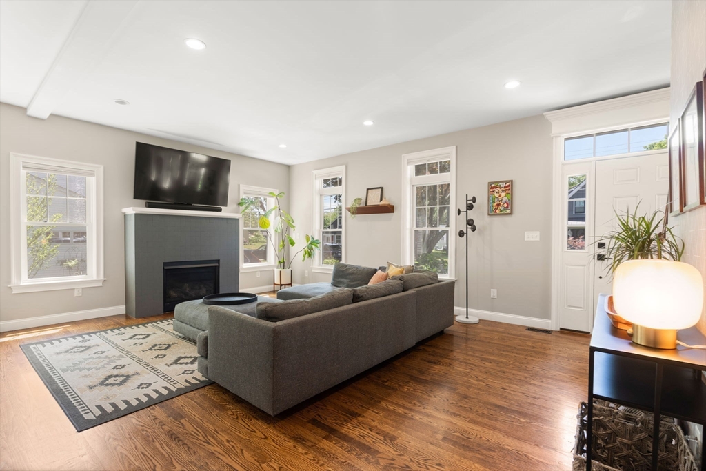 3 Beverly Rd
