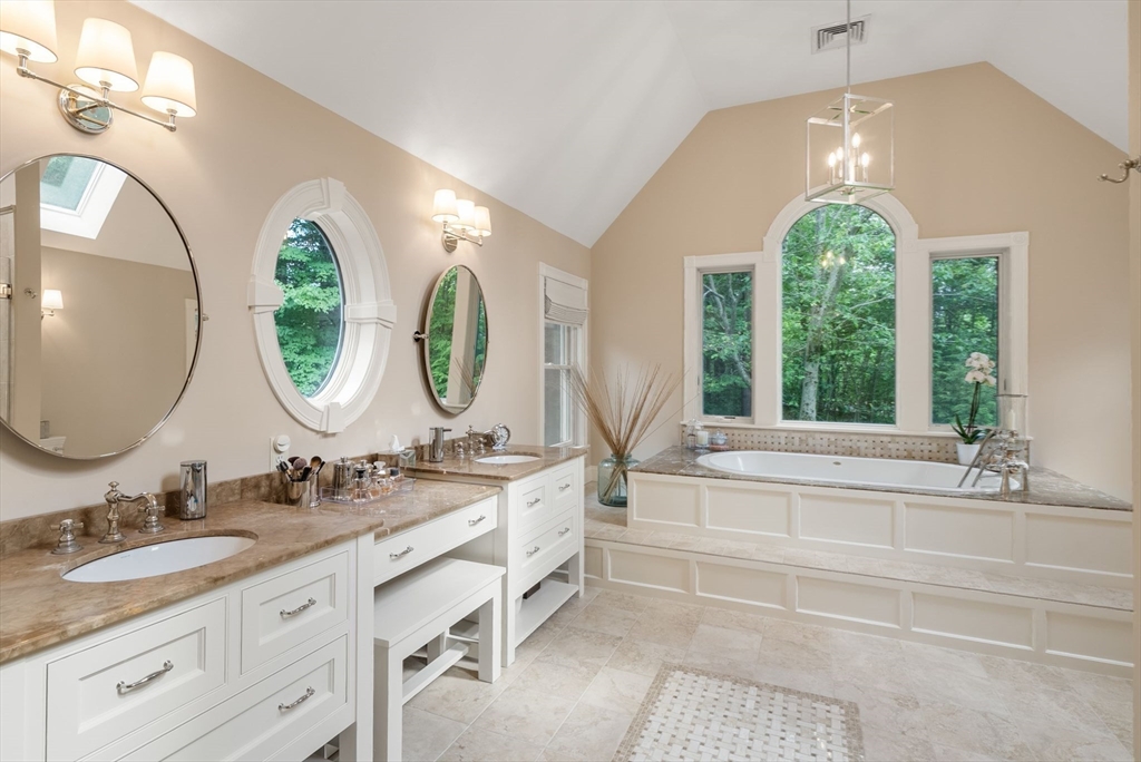 23 Longwood Dr