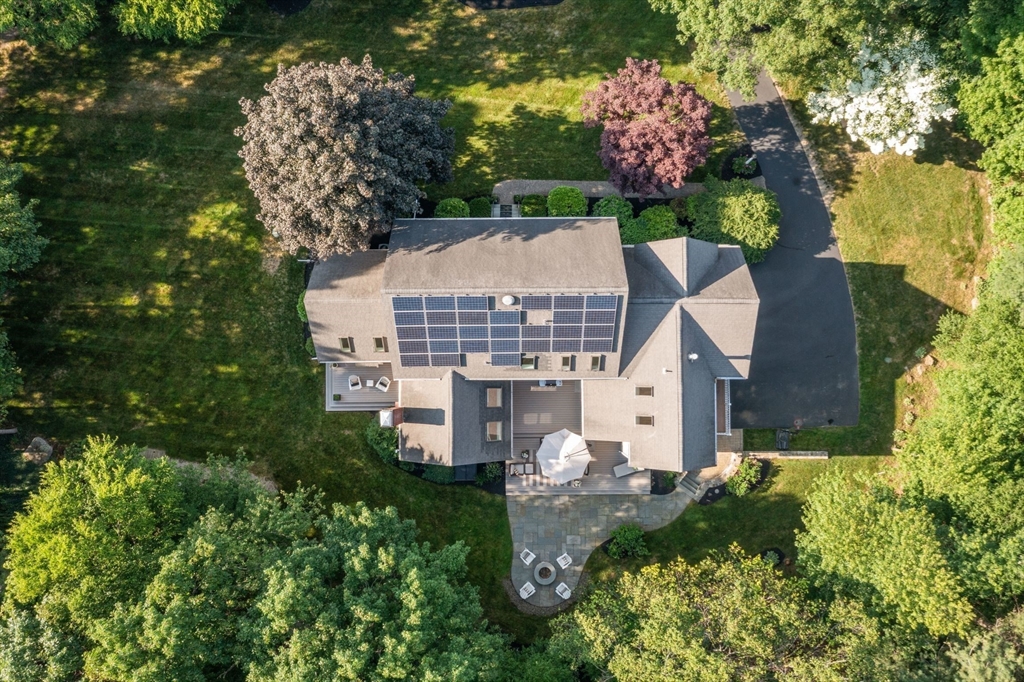 23 Longwood Dr