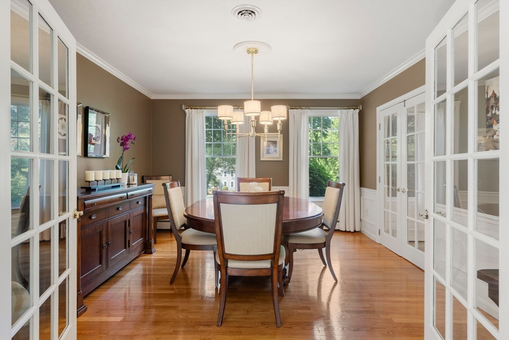 23 Longwood Dr