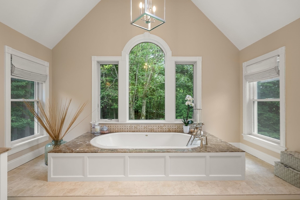 23 Longwood Dr