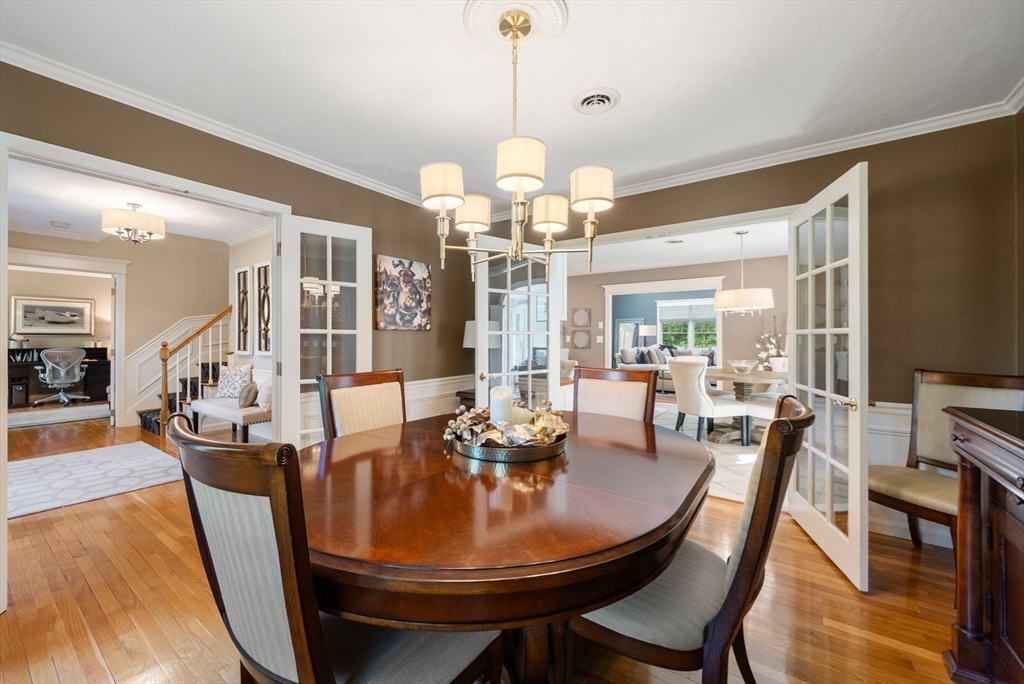 23 Longwood Dr