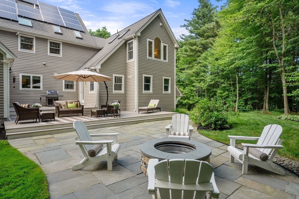 23 Longwood Dr